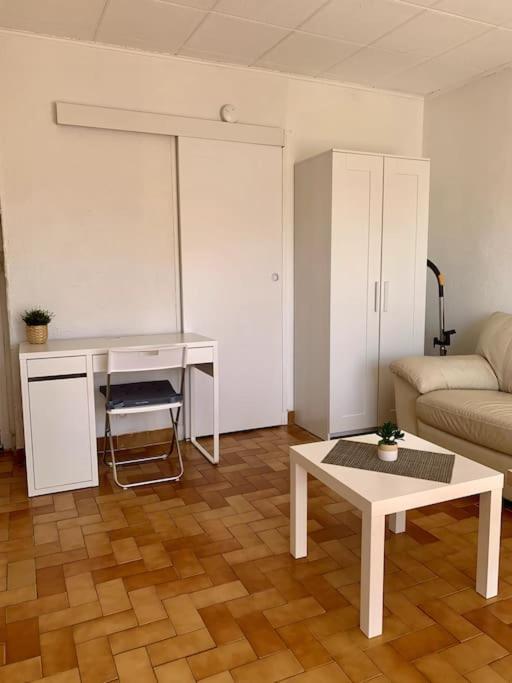 La Garde : Joli Studio Dans Residence Экстерьер фото