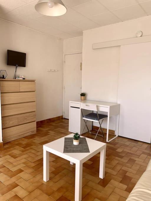 La Garde : Joli Studio Dans Residence Экстерьер фото